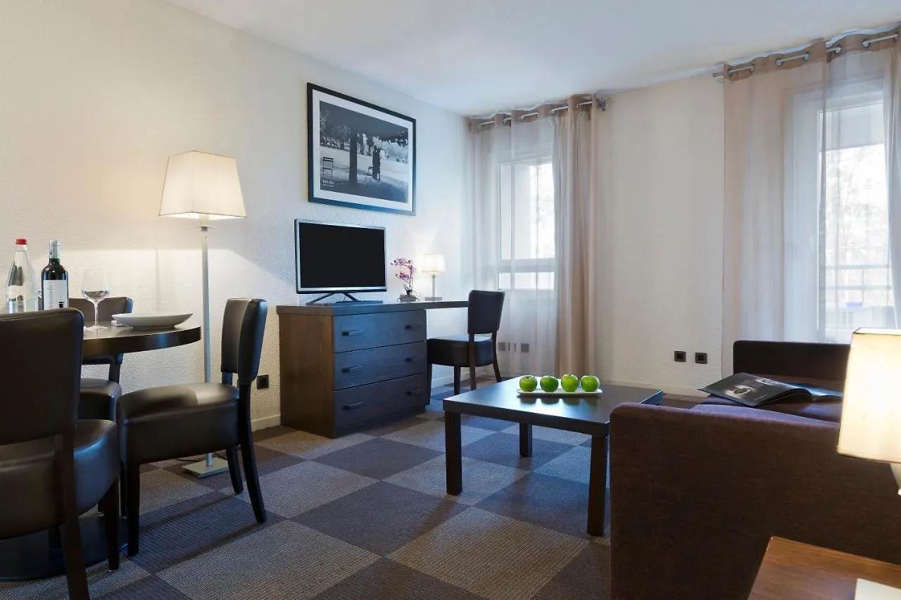 Aparthotel Residence La Reserve Geneve Ferney Voltaire