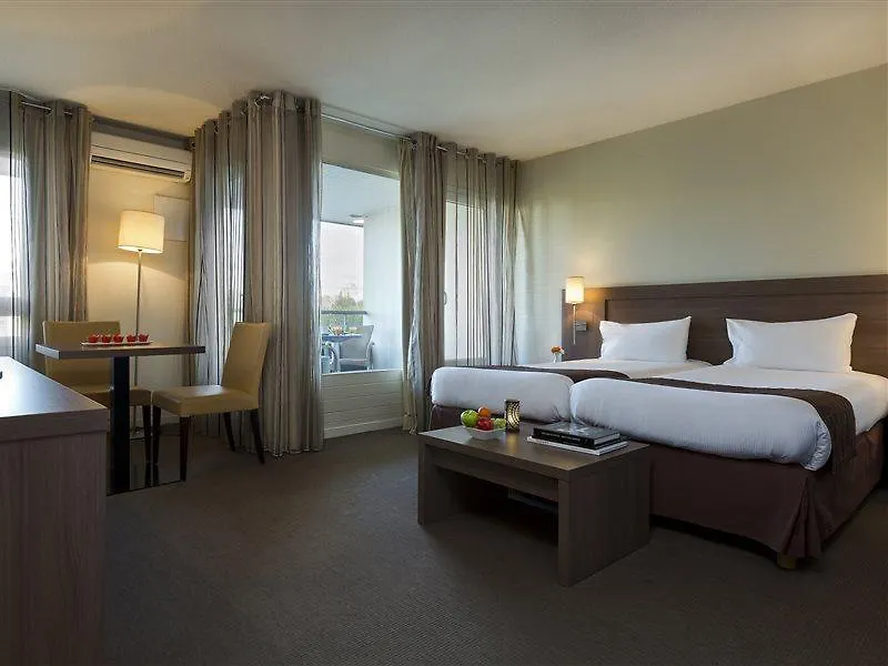 Residence La Reserve Geneve Ferney Voltaire 4*, Ferney-Voltaire